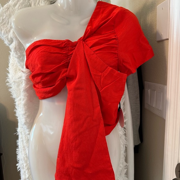 Top red - Picture 2 of 4